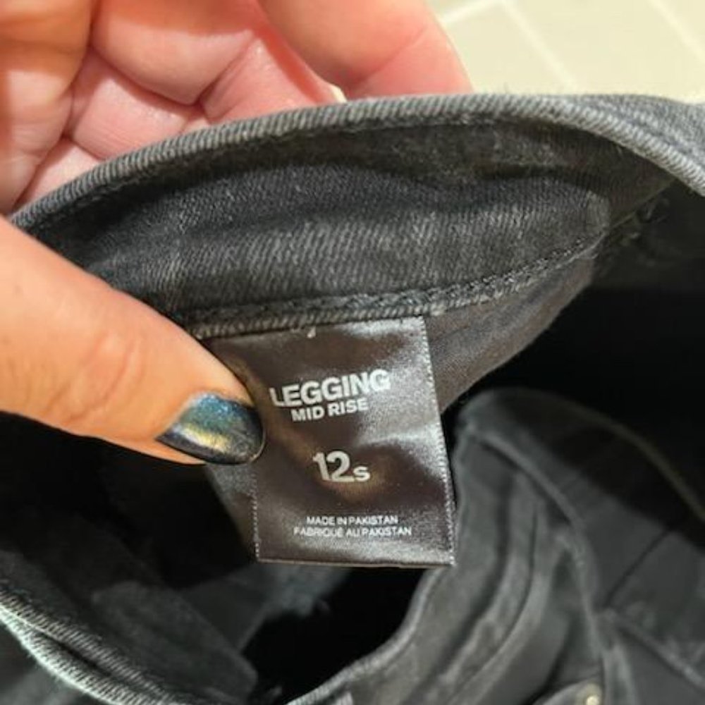 Express Women's Skinny Jeans in Black - Picture 5 of 5